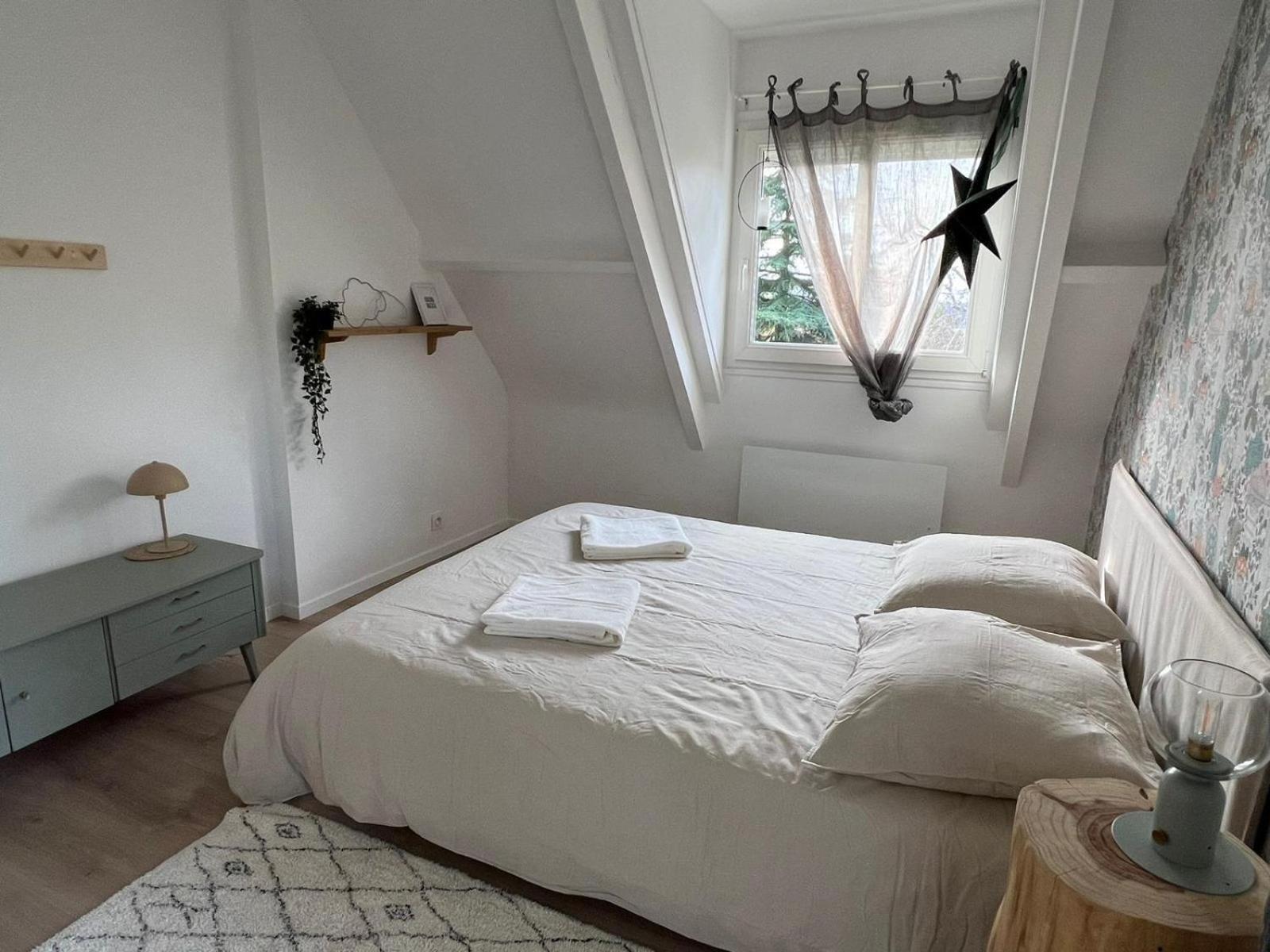 Maison Familiale, Belle Et Moderne Proche De Versailles Et Thoiry Maule Exteriör bild